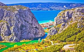 Apartments & Restaurant Galeb